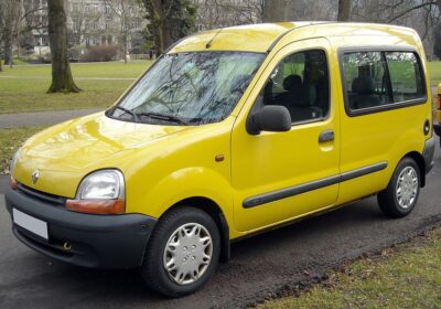 1200px-Renault_Kangoo_I_front_20090121